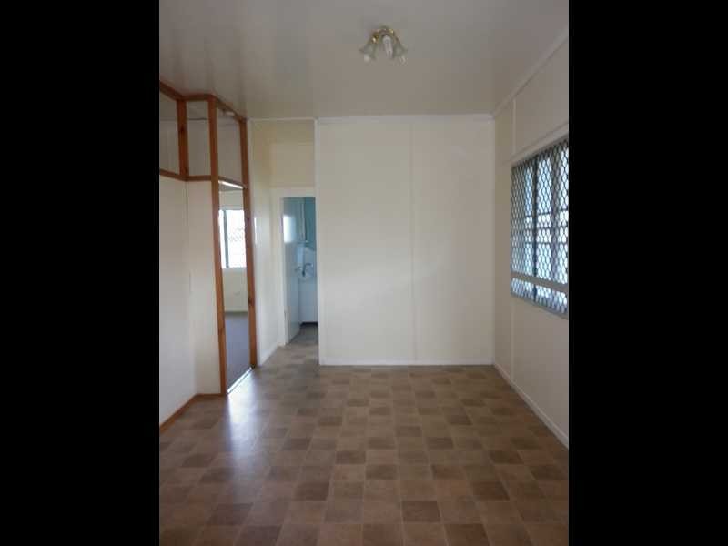 30 Pelican Street, North Ipswich QLD 4305