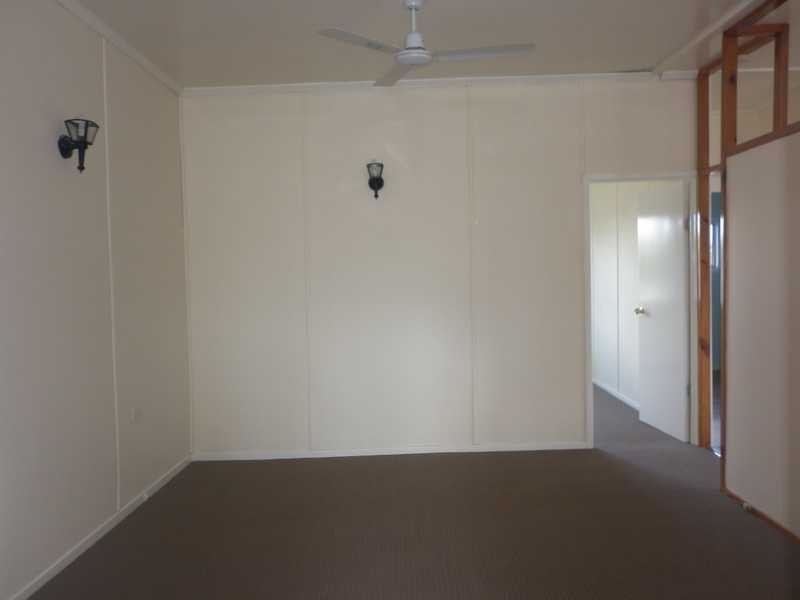 30 Pelican Street, North Ipswich QLD 4305