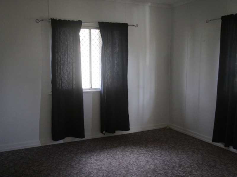 15 McMahon Street, Bundamba QLD 4304