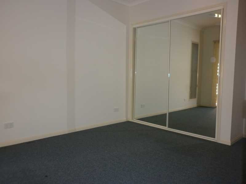 5/2 Macquarie Street, Booval QLD 4304