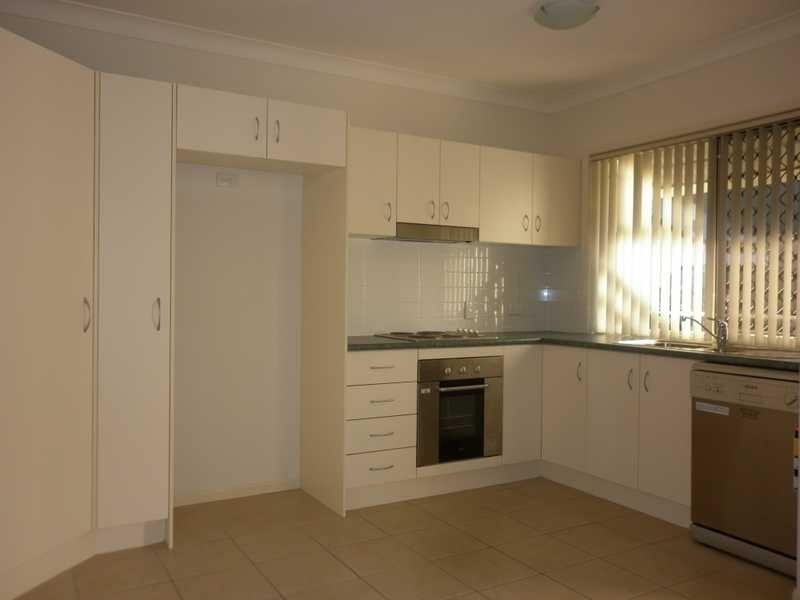 5/2 Macquarie Street, Booval QLD 4304