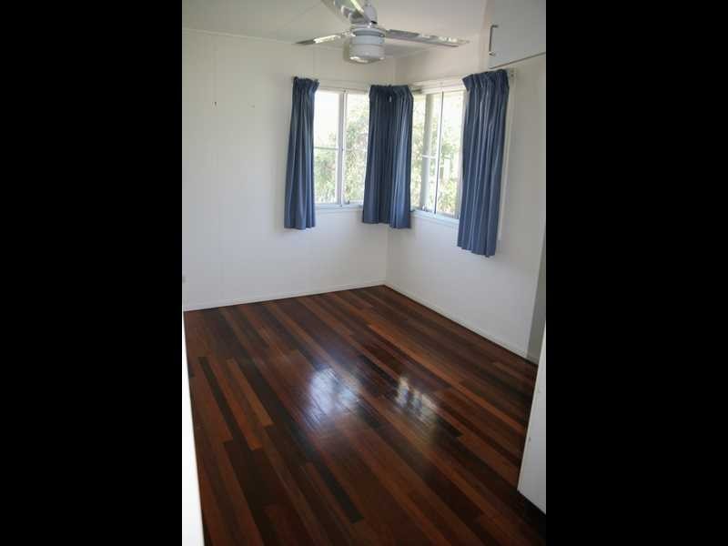 40 Flinders Drive, Leichhardt QLD 4305