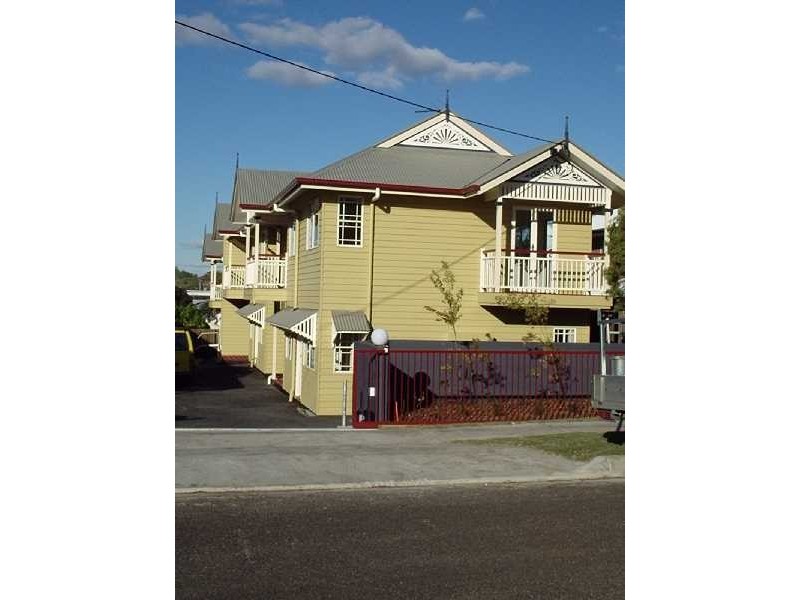 6/2 Macquarie Street, Booval QLD 4304