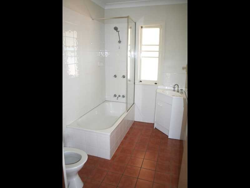 29 Macquarie Street, Booval QLD 4304