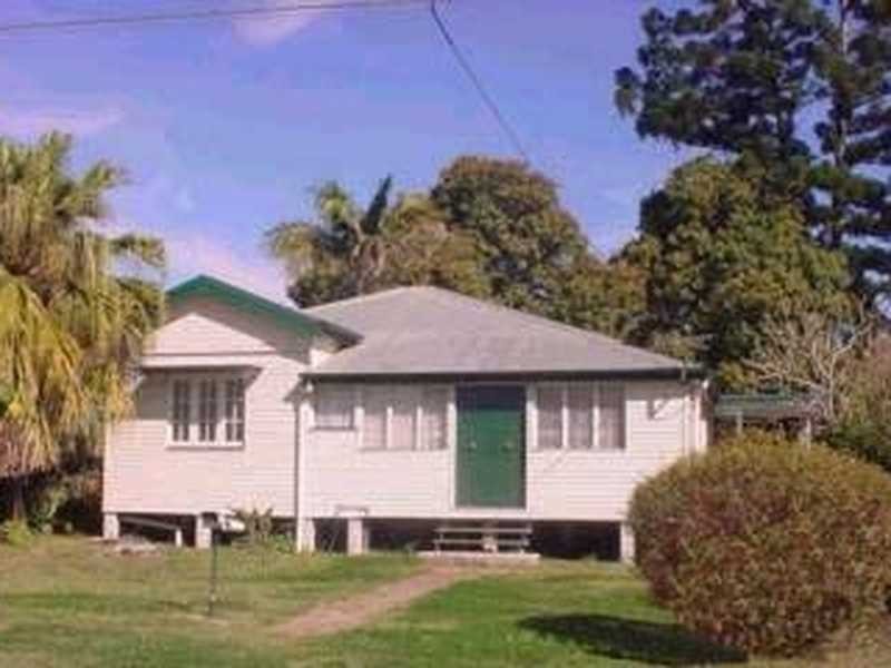 6 Easton Street, Newtown QLD 4305