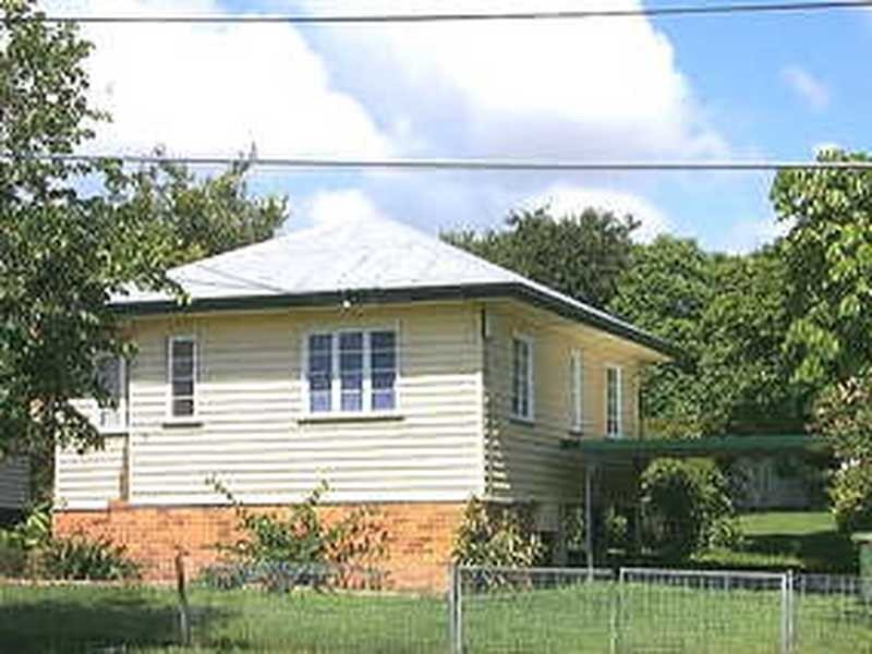 19 South Station Road, Booval QLD 4304