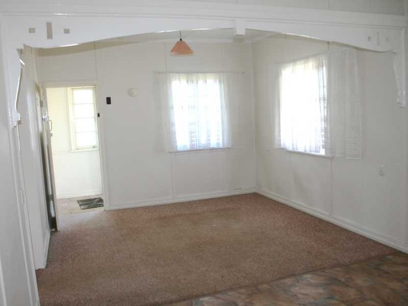 19 South Station Road, Booval QLD 4304