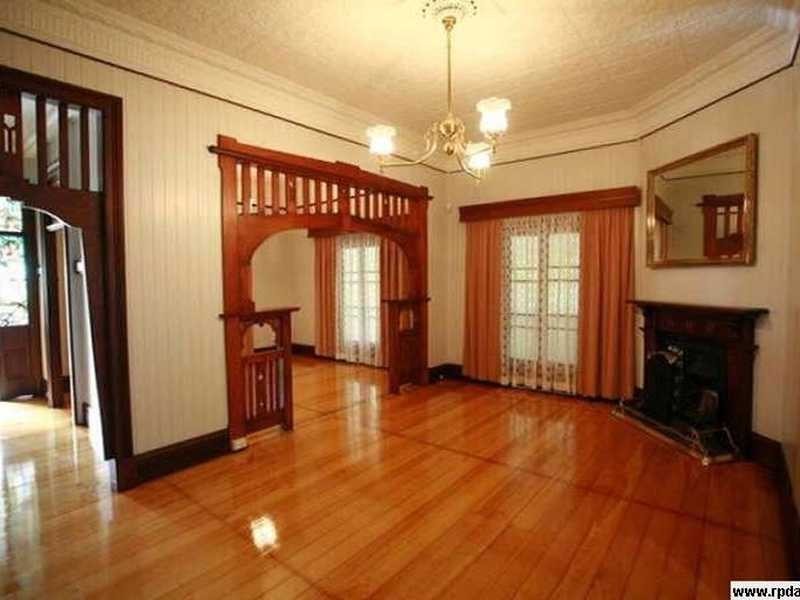 79 Chermside Road, Newtown QLD 4305