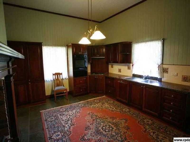 79 Chermside Road, Newtown QLD 4305