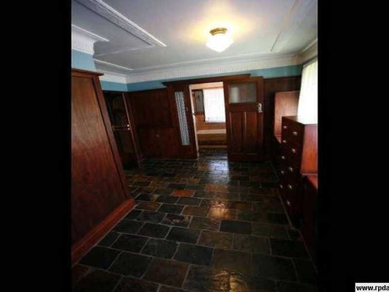 79 Chermside Road, Newtown QLD 4305