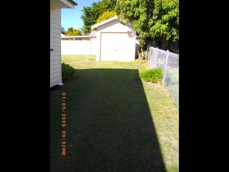 89 Glebe Road, Silkstone QLD 4304