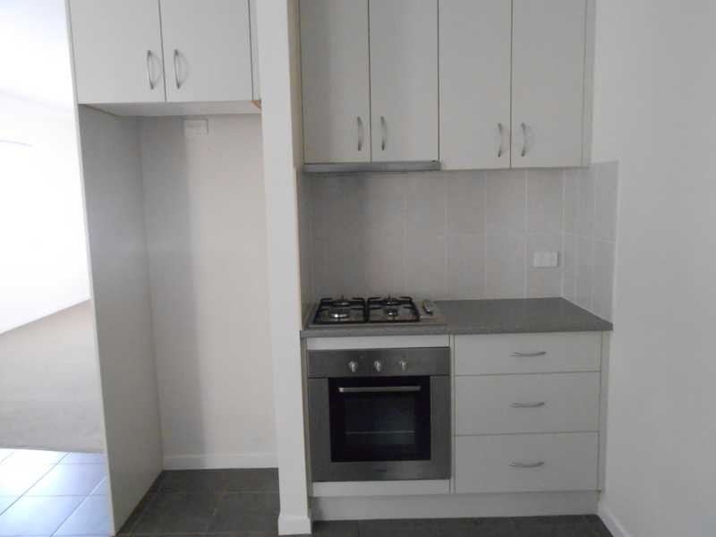 4/16 Green Street, Booval QLD 4304