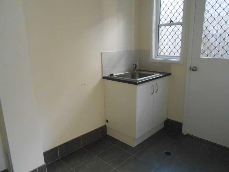 4/16 Green Street, Booval QLD 4304