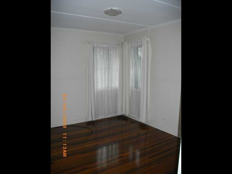 5 Crosshill Street, Leichhardt QLD 4305