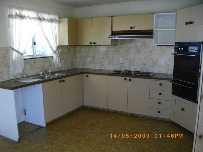 1b Thompson Street, Bundamba QLD 4304
