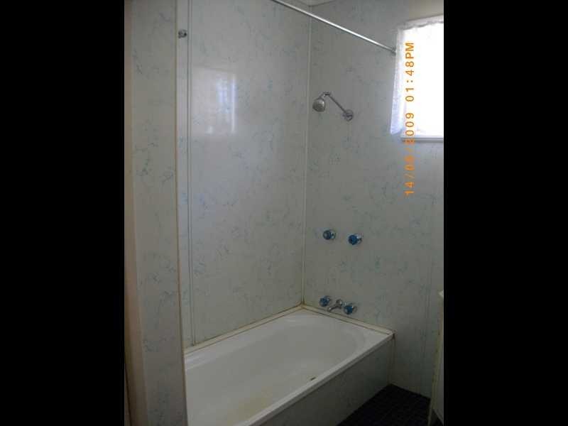 1b Thompson Street, Bundamba QLD 4304