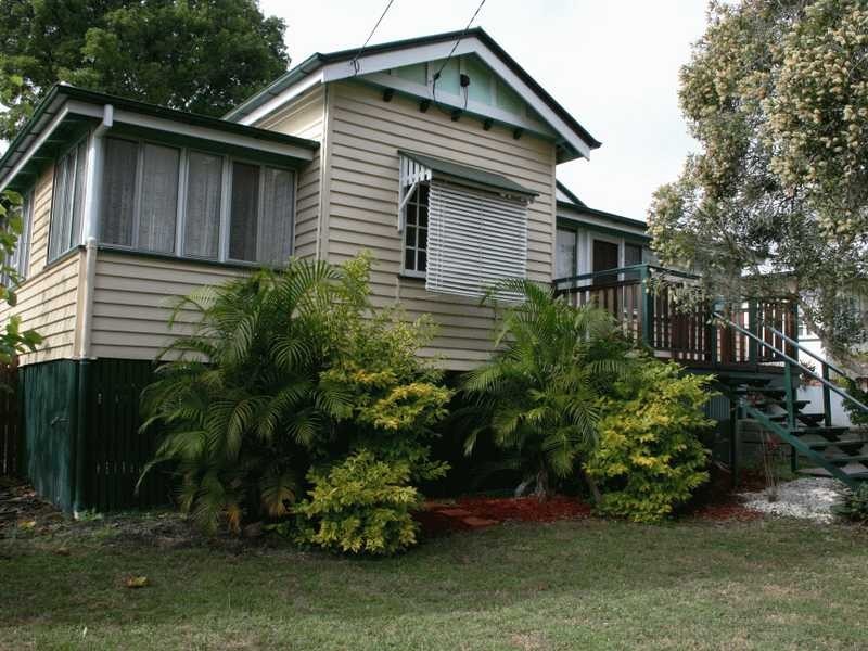 2 Walsh Street, Newtown QLD 4305