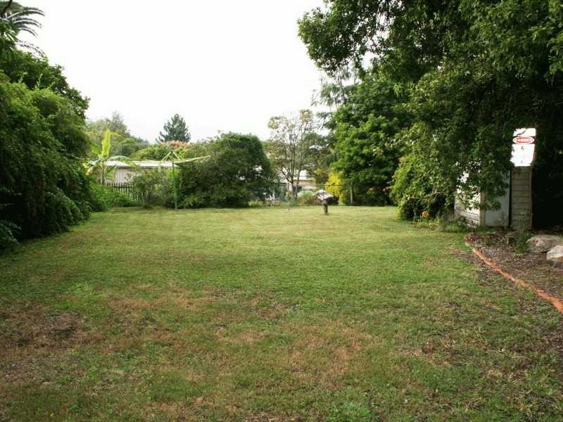 2 Walsh Street, Newtown QLD 4305