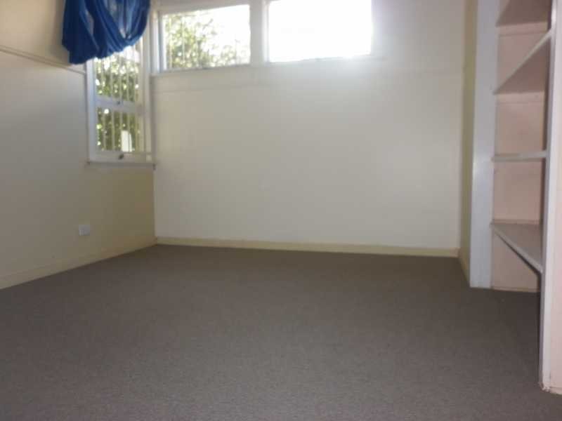 90 South Station Road, Booval QLD 4304