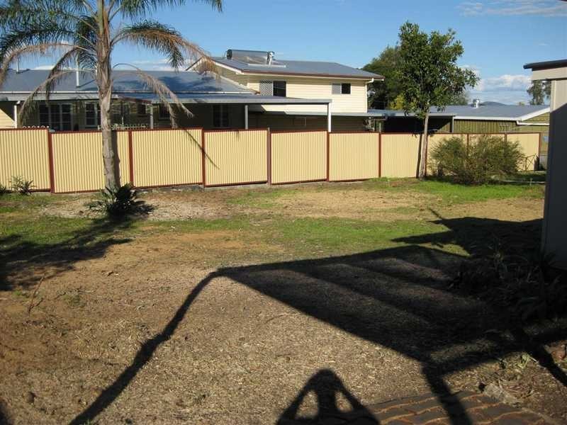 8 Minnis Street, Eastern Heights QLD 4305