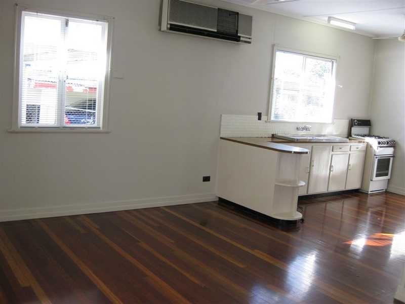 8 Minnis Street, Eastern Heights QLD 4305