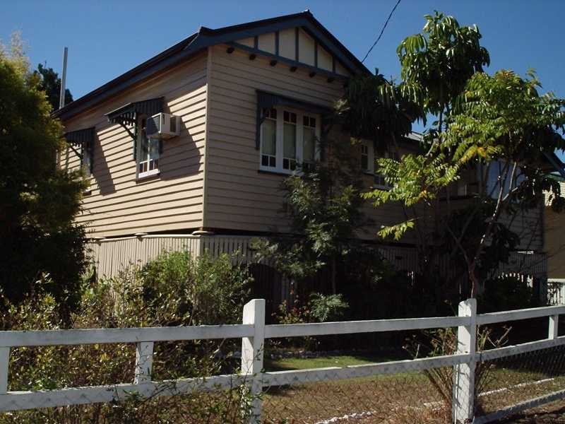 110 Blackstone Road, Silkstone QLD 4304