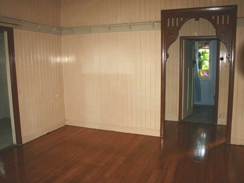 110 Blackstone Road, Silkstone QLD 4304