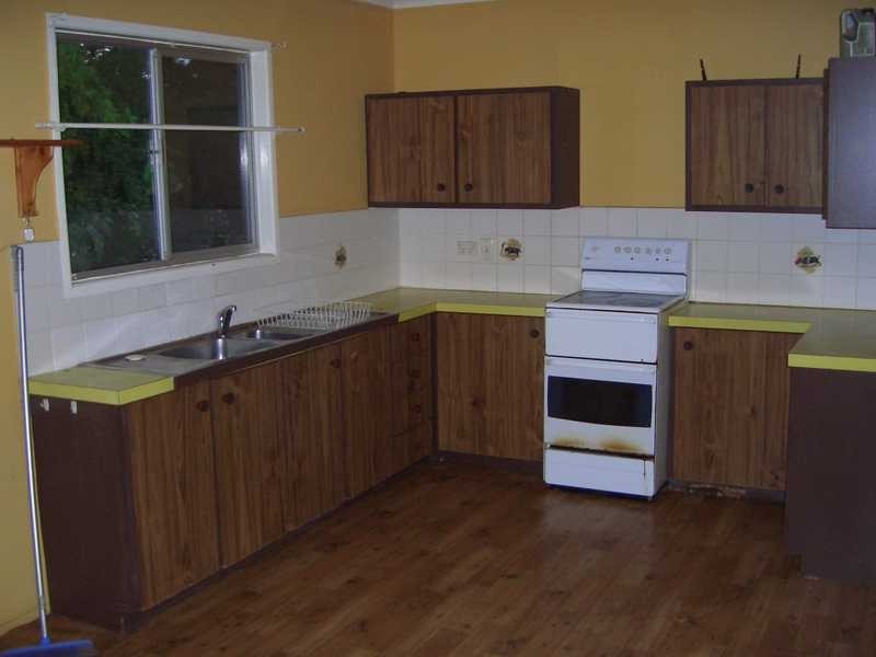 4 Bryant Court, Silkstone QLD 4304