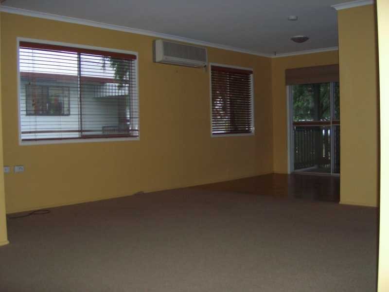 4 Bryant Court, Silkstone QLD 4304