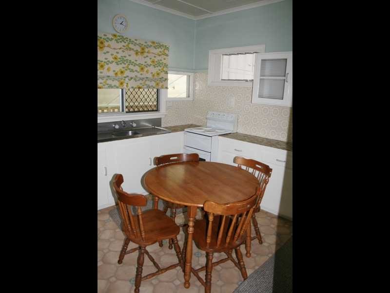 5a Pemberton Street, Booval QLD 4304