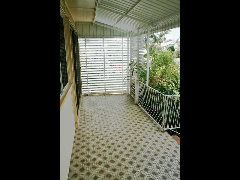 5a Pemberton Street, Booval QLD 4304