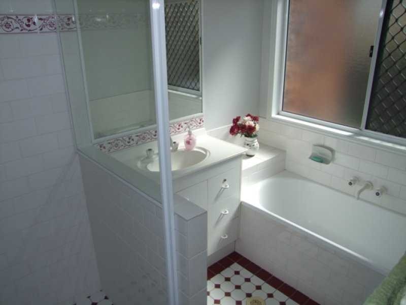 9 Dianthus Place, Flinders View QLD 4305