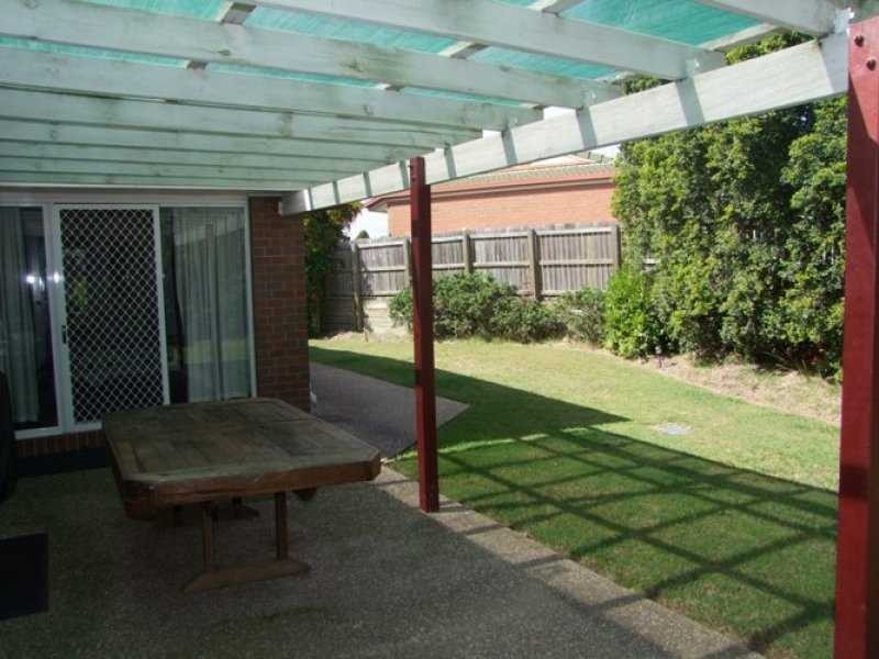 9 Dianthus Place, Flinders View QLD 4305