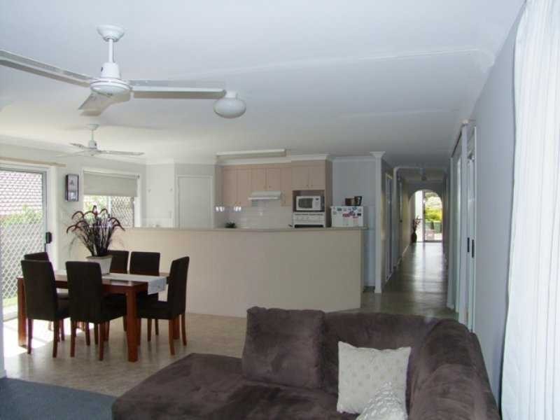 9 Dianthus Place, Flinders View QLD 4305