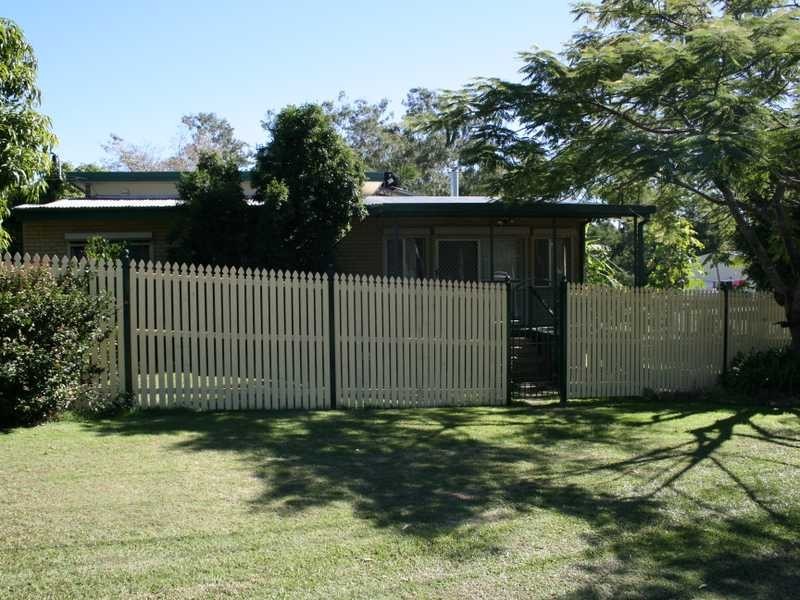 6 John Street, Bundamba QLD 4304