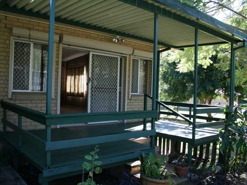 6 John Street, Bundamba QLD 4304