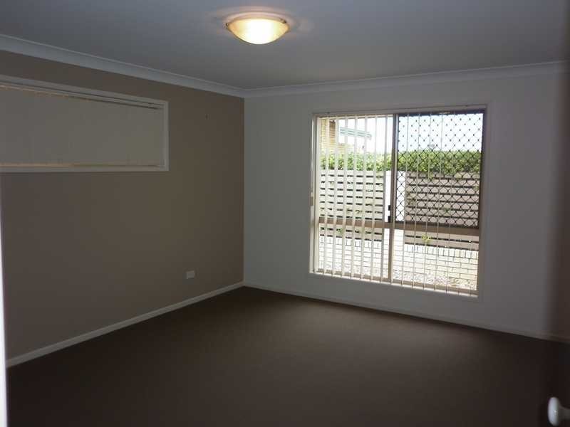 2/22 Cemetery Road, Eastern Heights QLD 4305