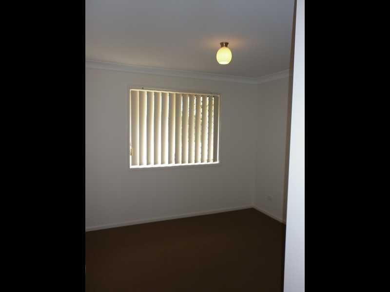 2/22 Cemetery Road, Eastern Heights QLD 4305