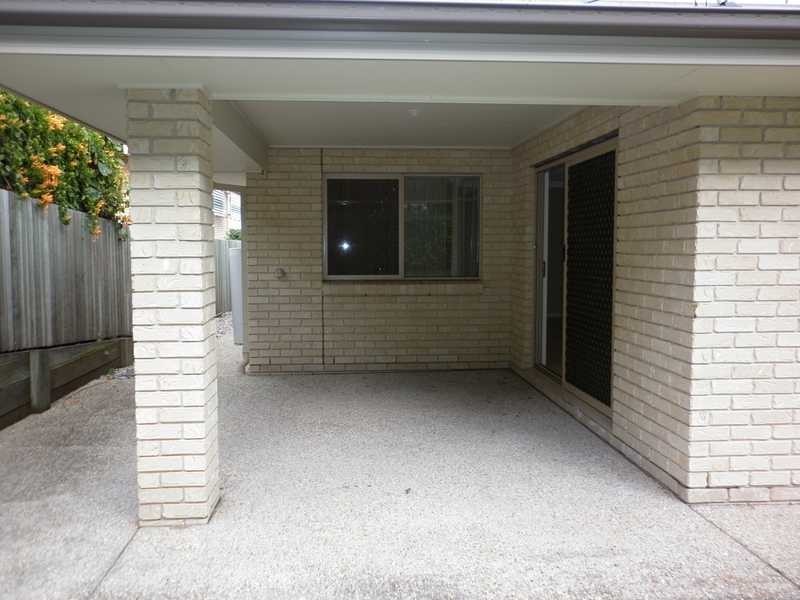 2/22 Cemetery Road, Eastern Heights QLD 4305