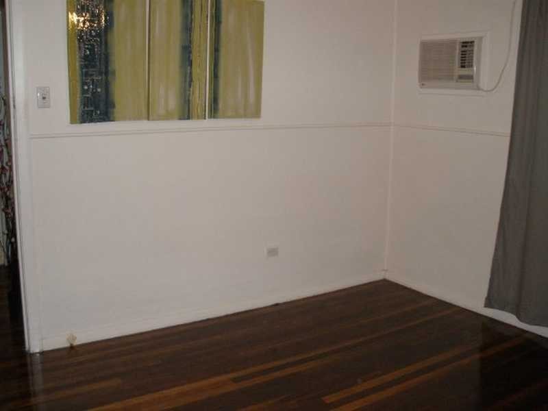 1 Leslie Street, East Ipswich QLD 4305