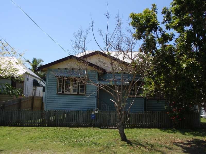 8 Flint Street, North Ipswich QLD 4305
