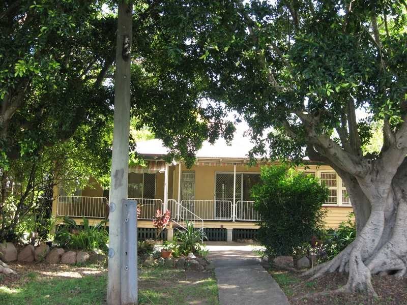 5 Abbey Street, Eastern Heights QLD 4305