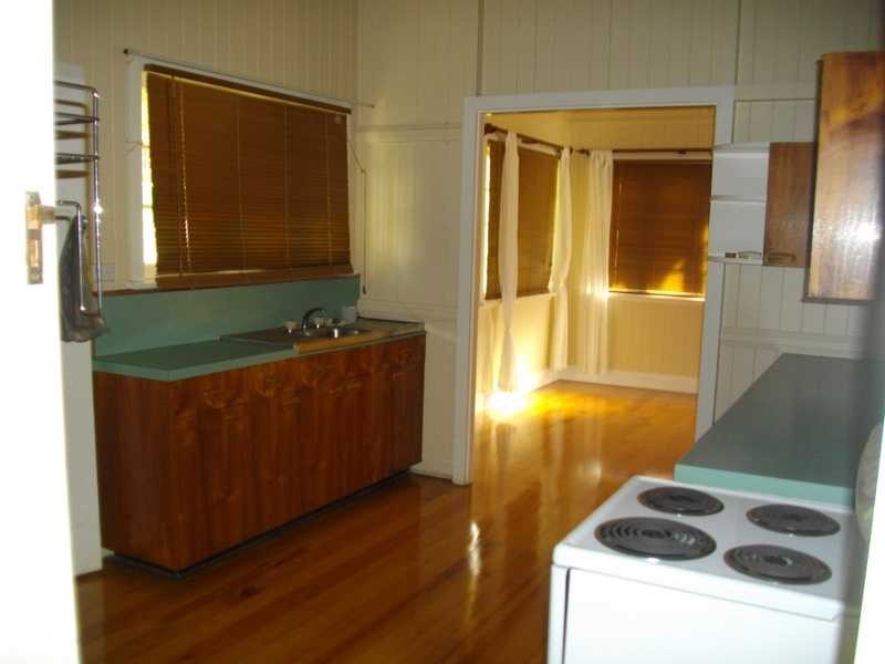5 Stuart Street, Eastern Heights QLD 4305