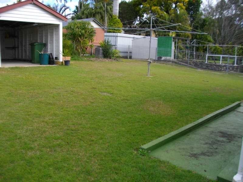 5 Stuart Street, Eastern Heights QLD 4305
