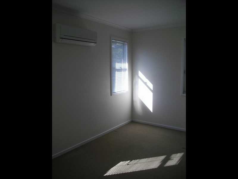 2/16 Green Street, Booval QLD 4304