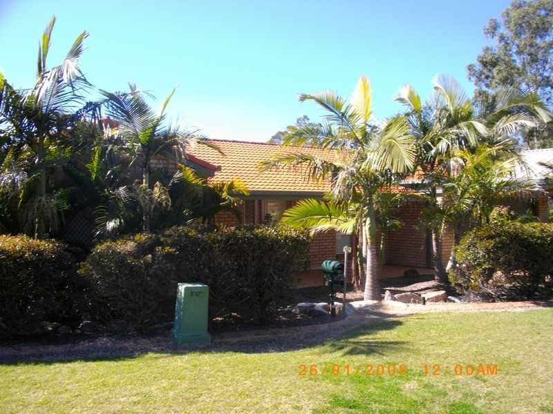8 Yew Street, Yamanto QLD 4305