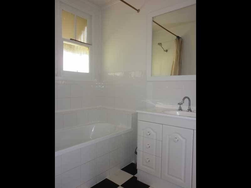 118 Woodend Road, Woodend QLD 4305