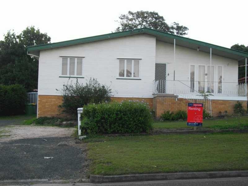 4 Holmes Road, North Ipswich QLD 4305