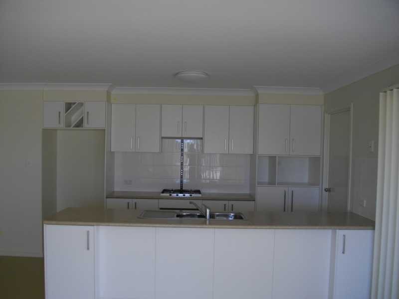 10 Bickle Place, North Booval QLD 4304