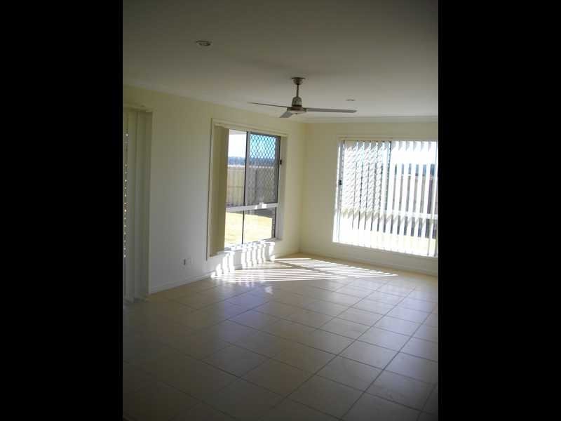 10 Bickle Place, North Booval QLD 4304